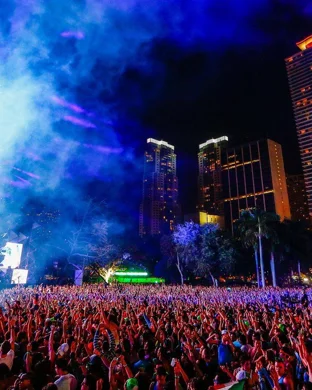 Princeton's Famous Triangle Show